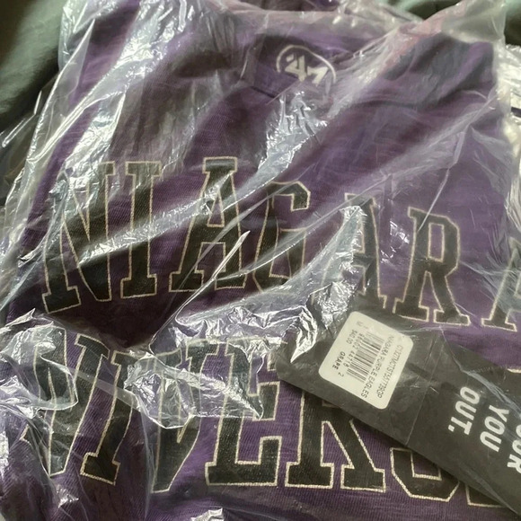 ‘47 Niagara University Football Graphic Team Short Sleeve T Shirt - Picture 2 of 2
